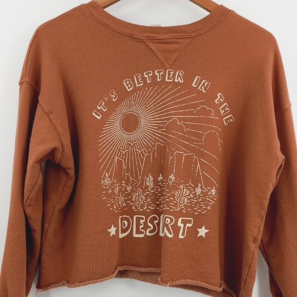 *SOLD* LOVE VINTAGE It's Better In The Desert Raw Rolled Hem Cropped Sweatshirt - Picture 9 of 10
